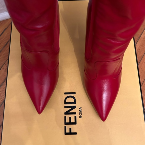 Never Worn FENDI 105mm Red Leather & Knit Over-the-Knee Boots, size 39 (US9) - Picture 5 of 11